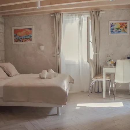 Marcantun Spalatum In Diocletian Palace Apartament Split